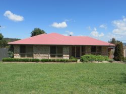 14 Cramsie Cres, Glen Innes NSW 2370, Australia