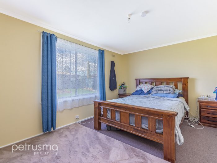 54 Fisher Dr, Herdsmans Cove TAS 7030, Australia