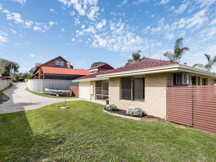 11B Hope Rd, Palmyra WA 6157, Australia