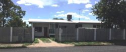 3 Oak St, Blackwater QLD 4717, Australia