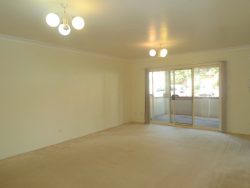 3/2 Bond St, Hurstville NSW 2220, Australia