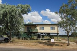 104 Elderslie St, Winton QLD 4735, Australia