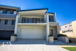 44 Lullworth Terrace, North Coogee WA 6163, Australia