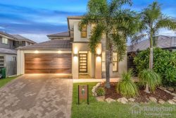 19 Troon St, North Lakes QLD 4509, Australia