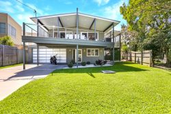 5 Akounah Cres, Buddina QLD 4575, Australia