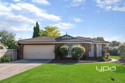 7 Cathkin Cl, Sunbury VIC 3429, Australia