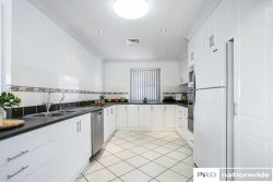 3 Errol Pl, North Tamworth NSW 2340, Australia