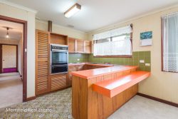 11 Geake St, Spencer Park WA 6330, Australia