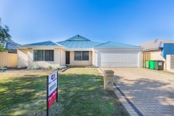 17 Murtin Rd, Dalyellup WA 6230, Australia