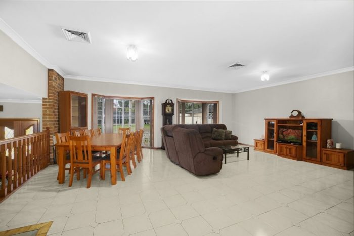 8 Rimini Pl, Prestons NSW 2170, Australia