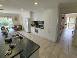 127 Sturt St, Howlong NSW 2643, Australia