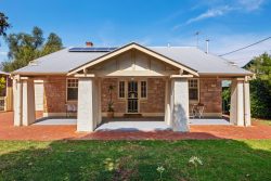 28 Yulinda Terrace, Lower Mitcham SA 5062, Australia