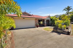 9 Derwent Pl, Springfield QLD 4300, Australia