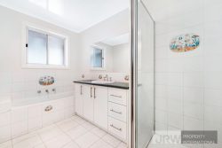 Unit 2/69 Avonhurst Dr, Glen Waverley VIC 3150, Australia