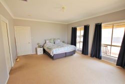 109 Kellys Rd, Young NSW 2594, Australia