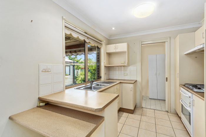 2 Nambucca Cres, Blue Haven NSW 2262, Australia