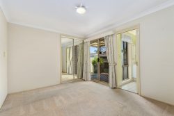 2 Nambucca Cres, Blue Haven NSW 2262, Australia