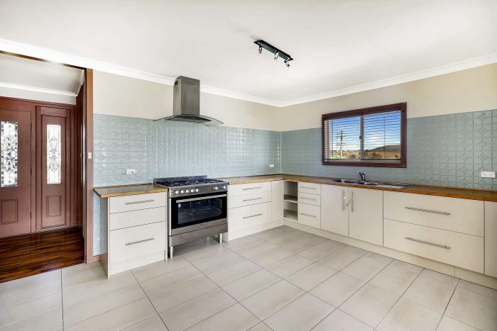 7 Purcell St, Bowenfels NSW 2790, Australia