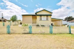 2 Stoneridge St, Young NSW 2594, Australia