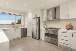 26 Dagonet St, Strathmore VIC 3041, Australia