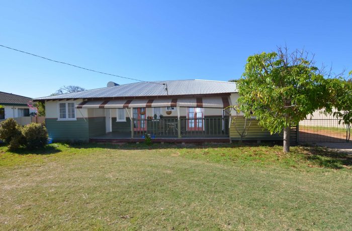 57 Douglas St, South Carnarvon WA 6701, Australia