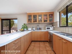 8 Macalpine Cl, McKellar ACT 2617, Australia