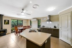 14 Manooka Cres, Highfields QLD 4352, Australia