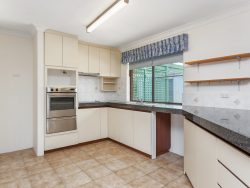 5 Dorigo Pl, Gosnells WA 6110, Australia