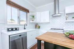 3 Moorhouse St, Willagee WA 6156, Australia