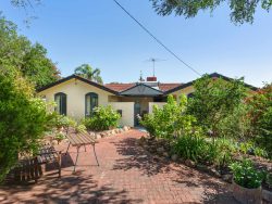 8 Jason Ct, Kelmscott WA 6111, Australia