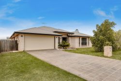 68 Smythe Dr, Highfields QLD 4352, Australia