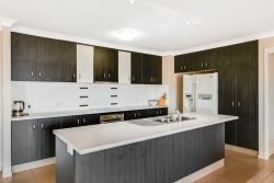 68 Smythe Dr, Highfields QLD 4352, Australia