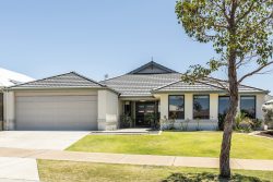 108 Brixton Cres, Ellenbrook WA 6069, Australia