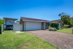 1 Theano Cl, Pelican NSW 2281, Australia