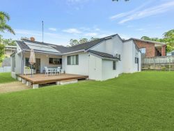 13 Foothill St, Elanora QLD 4221, Australia