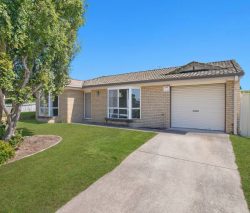 12 Julie St, Crestmead QLD 4132, Australia