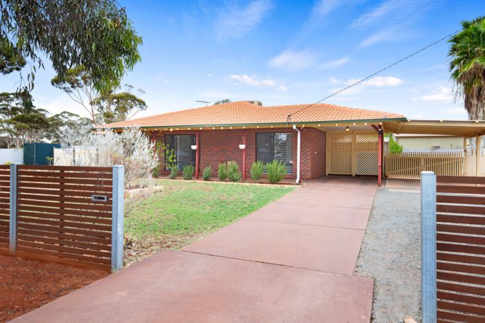 21 Bennetts Pl, Hannans WA 6430, Australia