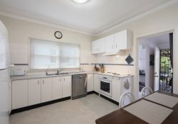 78 Ocean Beach Rd, Woy Woy NSW 2256, Australia