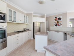 3 Carr Ct, Hannans WA 6430, Australia