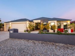 14 Woile Way, Byford WA 6122, Australia