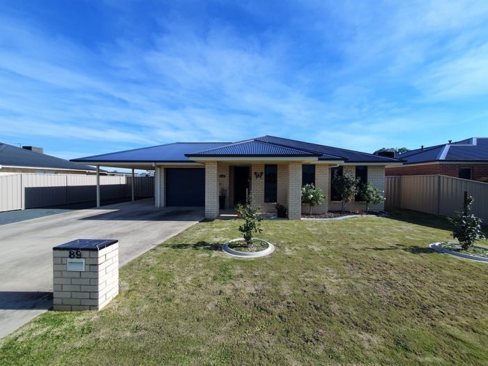 89 Read St, Howlong NSW 2643, Australia