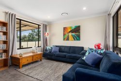 93 Armidale St, Abermain NSW 2326, Australia