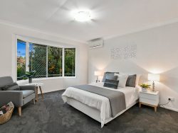 16 Van Dyck Rise, MacKenzie QLD 4156, Australia