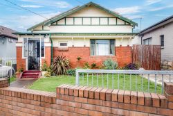 102 Wardell Rd, Earlwood NSW 2206, Australia