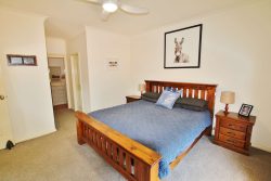 10 Forsythe Ave, Young NSW 2594, Australia