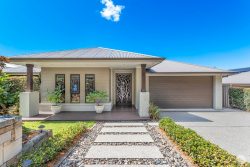 11 Manung Terrace, Corlette NSW 2315, Australia