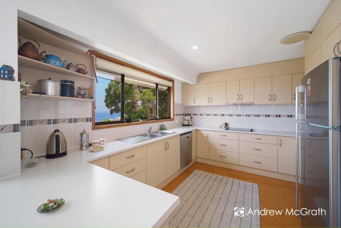 8 New St, Caves Beach NSW 2281, Australia