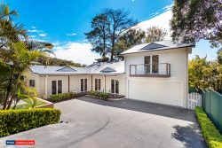 33 Ocean Beach Rd, Shoal Bay NSW 2315, Australia