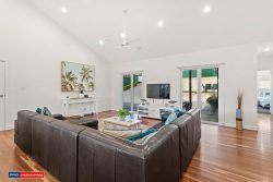 33 Ocean Beach Rd, Shoal Bay NSW 2315, Australia