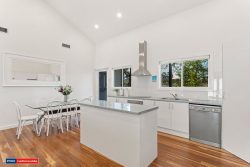 33 Ocean Beach Rd, Shoal Bay NSW 2315, Australia